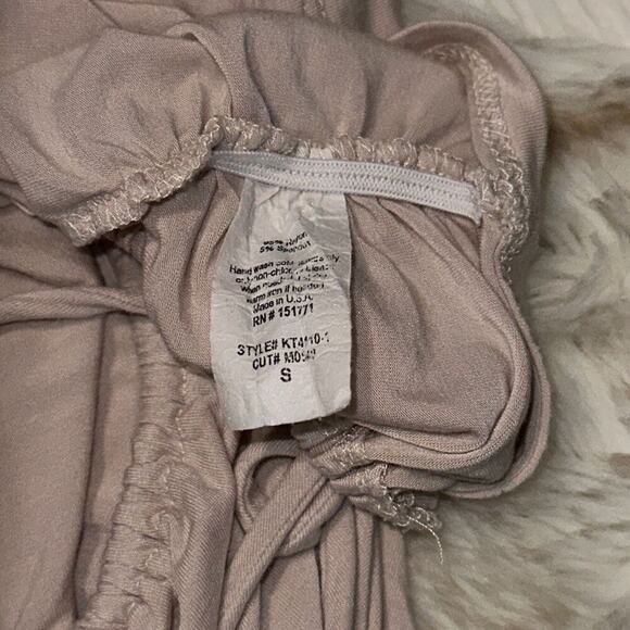 Lelis Cropped Neutral T-Shirt with Adjustable Open Back | Sz S - Picture 5 of 5